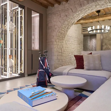 Charming In And Deluxe * Antognola