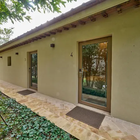 Charming In And Deluxe *