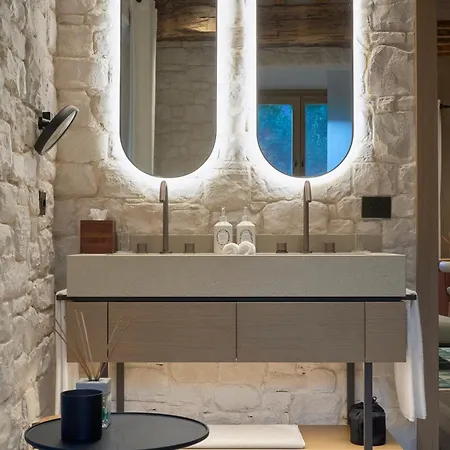 Charming In And Deluxe Antognola