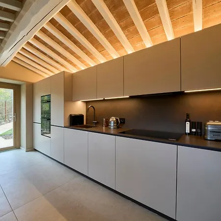 Charming In And Deluxe Daire Antognola