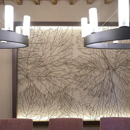 Charming In And Deluxe Daire