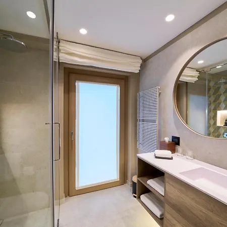 Charming In And Deluxe * Antognola