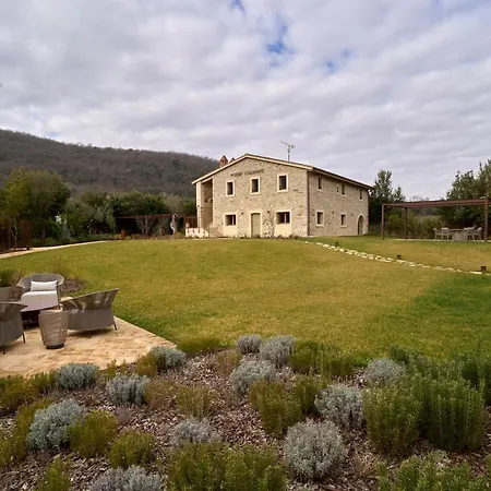 Charming In And Deluxe Daire