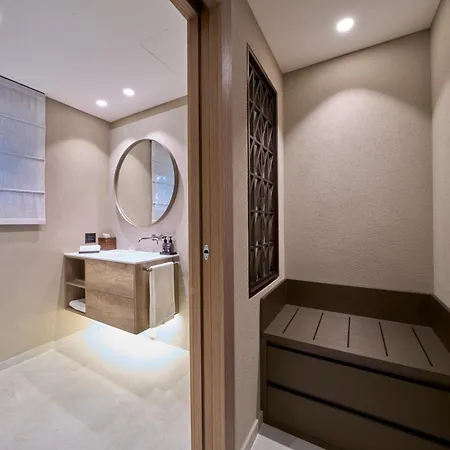 Charming In And Deluxe Daire Antognola